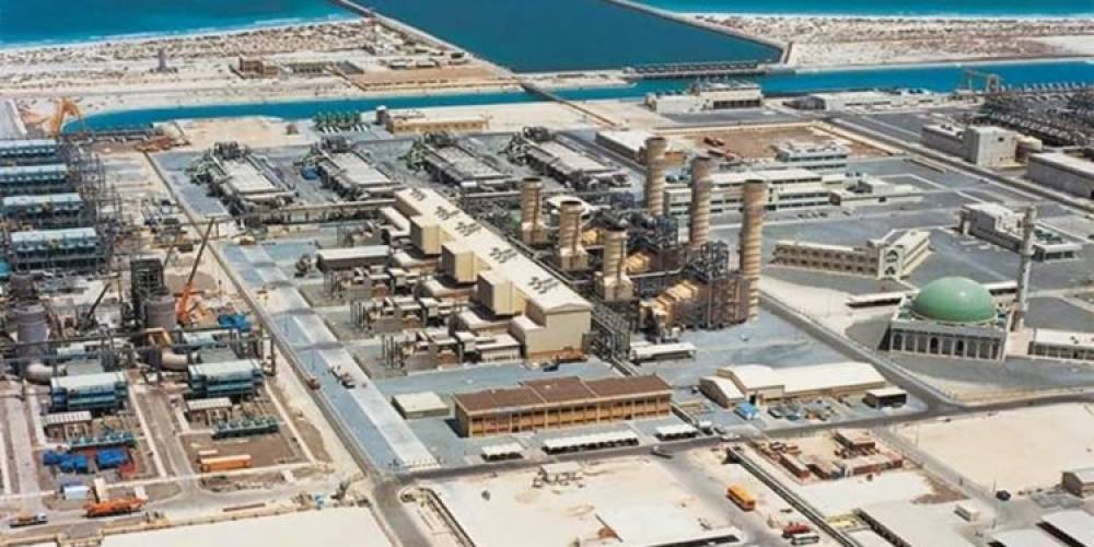 "تحالف بين أخنوش وشركة إسبانية يفوز بصفقة إنشاء وإدارة محطة تحلية مياه ضخمة في الدار البيضاء"