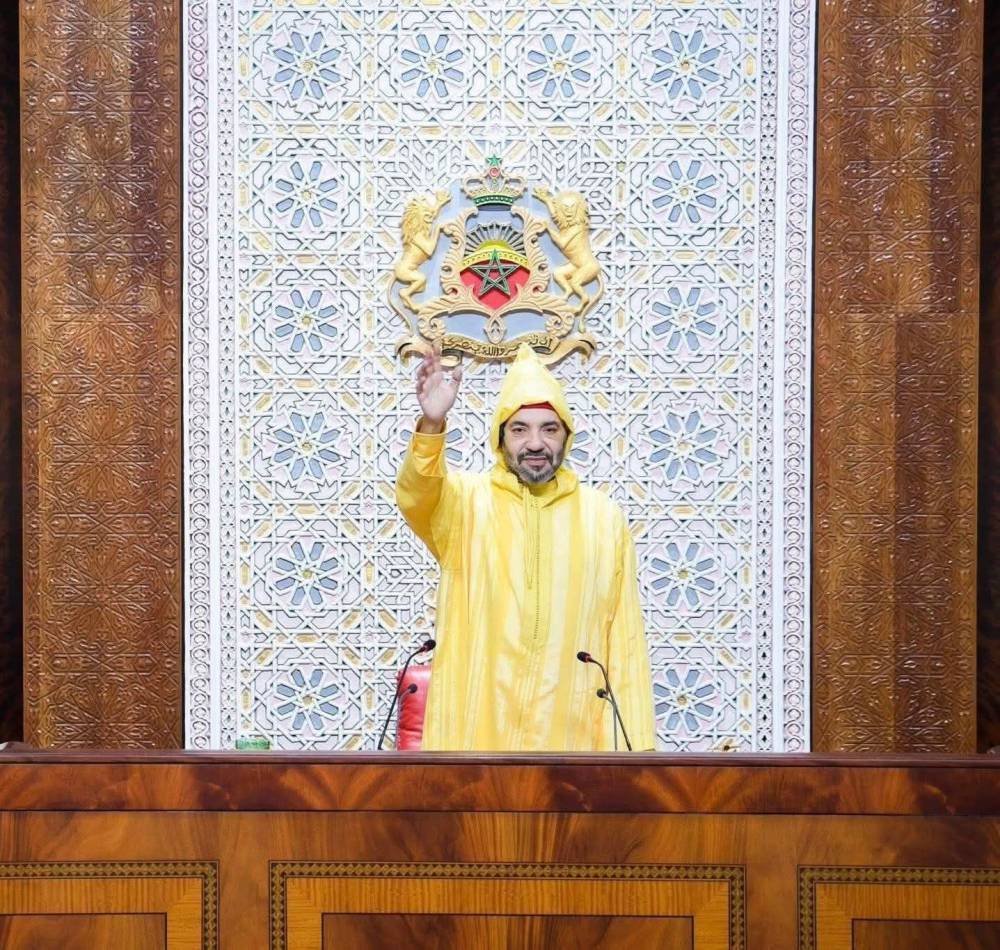 بعد الخطاب الملكي، برلماني من الأغلبية في حالة شرود فادحة..