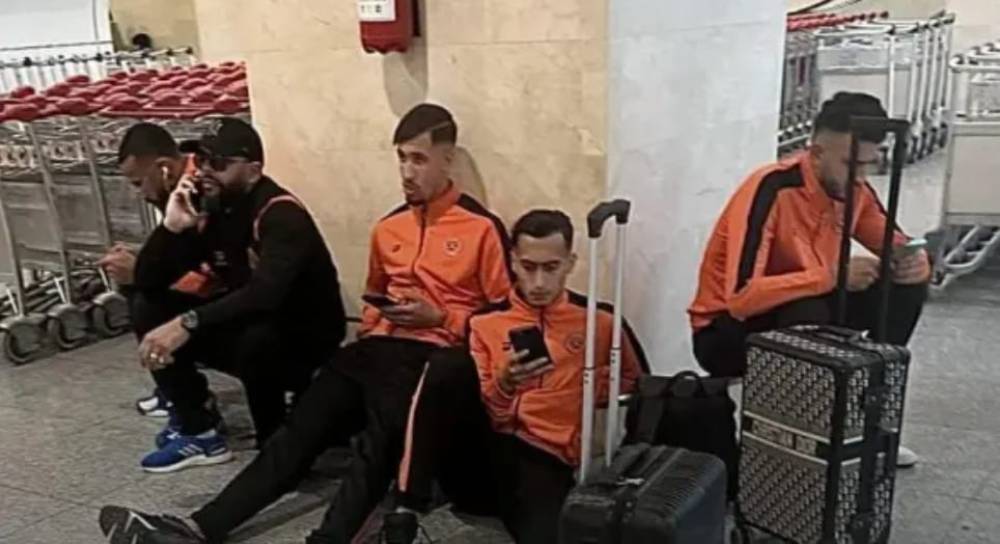 نهضة بركان تخوض حصة لإزالة العياء في مطار الجزائر بسبب رفض السلطات الدخول