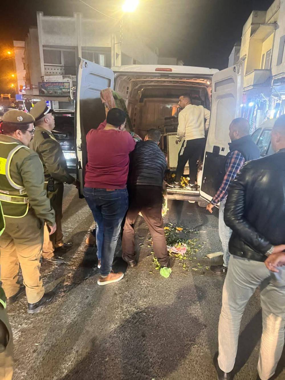 حملة ليلية بالجديدة لتحرير الملك العمومي وحجز عربات عشوائية بعدة محاور رئيسية