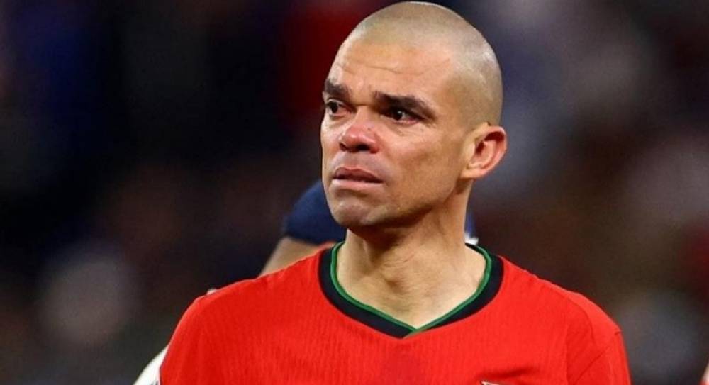 البرتغالي بيبي يعتزل كرة القدم عن عمر 41 سنة
