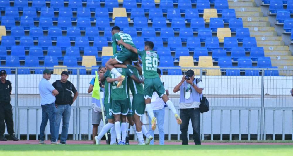 الرجاء يفسخ تعاقده مع أحد لاعبيه بالتراضي