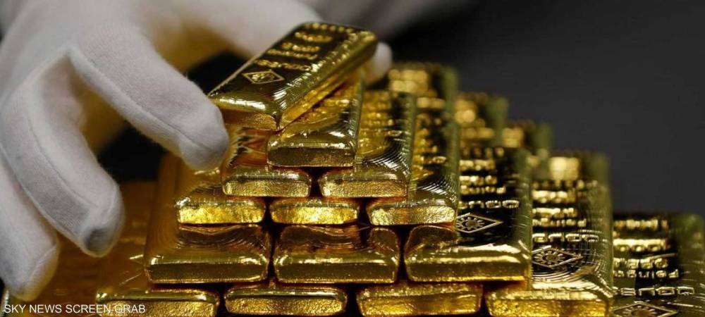 الذهب يحطم الرقم القياسي ويتخطى سعره 2100 دولار للأونصة