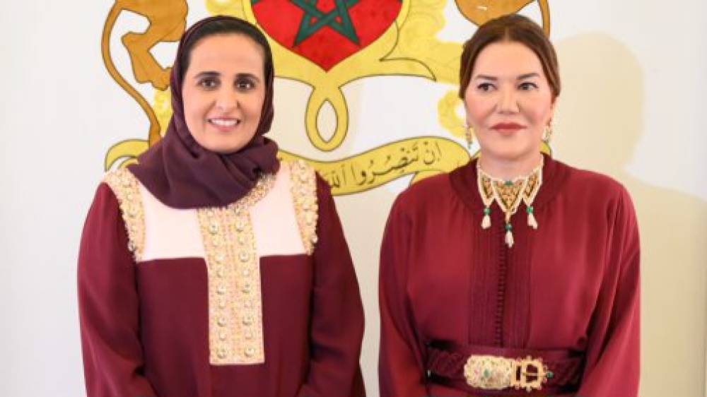صاحبة السمو الملكي الأميرة للا حسناء وسعادة الشيخة المياسة بنت حمد آل ثاني تترأسان بالدوحة تظاهرة “عرض أزياء القفطان”