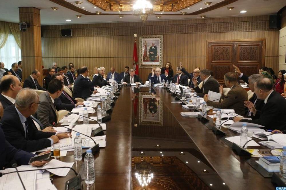 لجنة المالية والتخطيط والتنمية الاقتصادية تصادق بالأغلبية على الجزء الأول من مشروع قانون المالية لسنة 2025