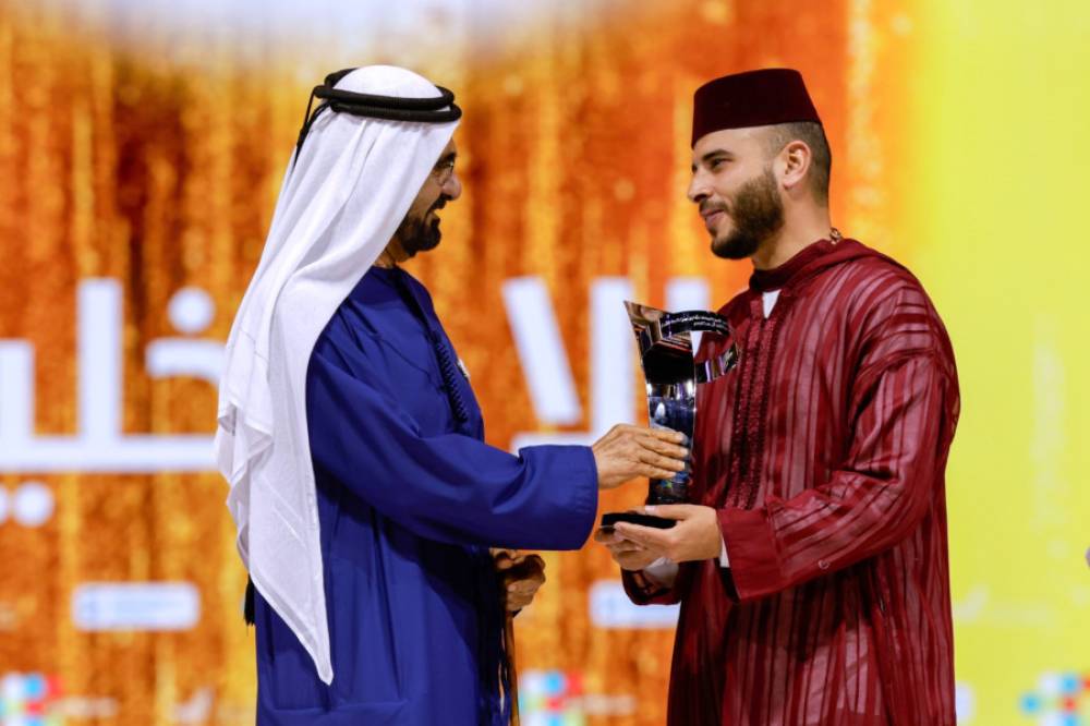 مغربي يُتوج بجائزة "صانع الأمل" في الوطن العربي