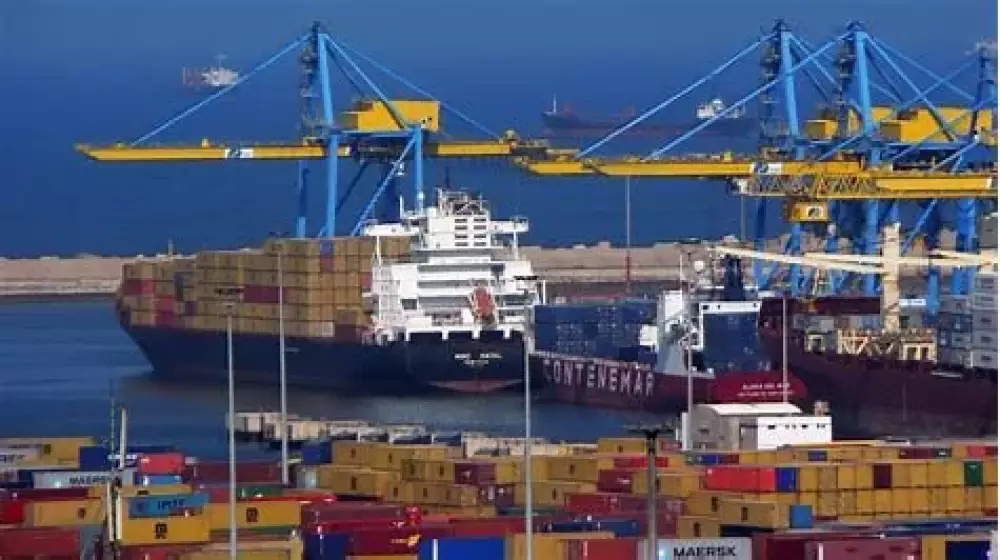تخطى حاجز 10 ملايين حاوية.. المركب المينائي طنجة المتوسط يعزز ريادته في البحر الأبيض المتوسط