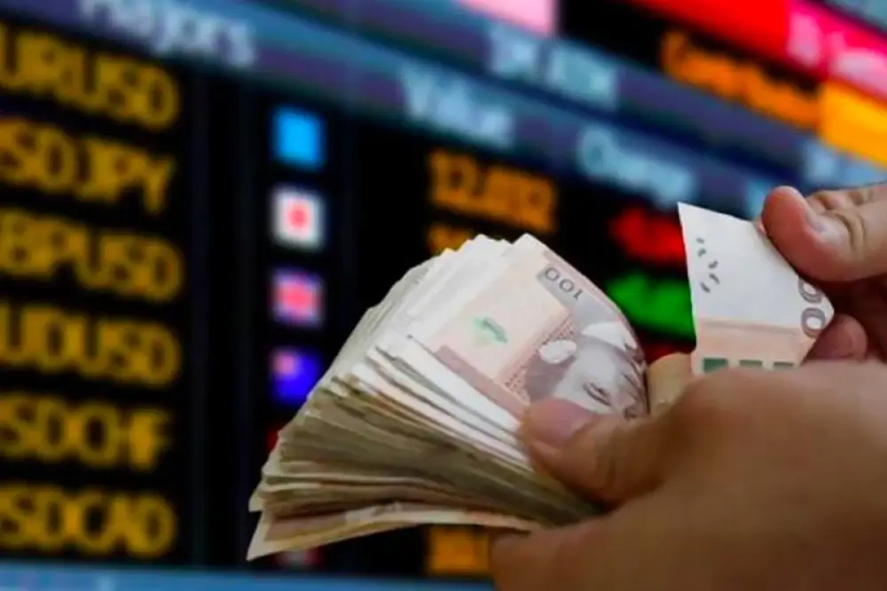 الدرهم يرتفع أمام الدولار والأورو