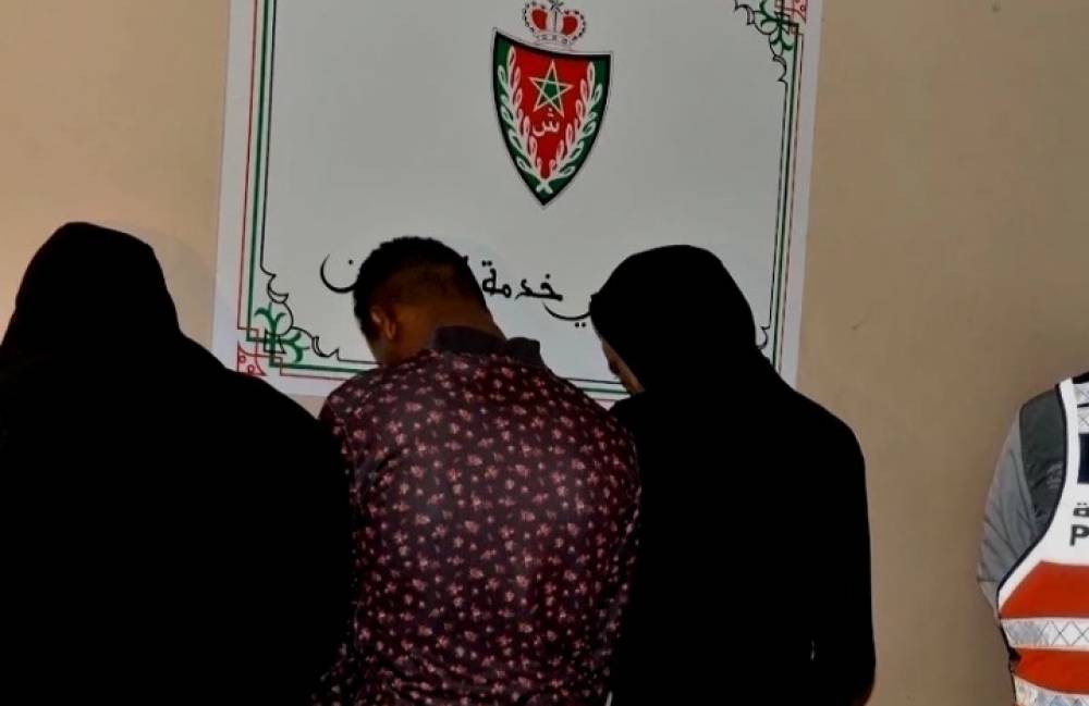 الدرك الملكي بالقليعة يوقف ثلاثة أشخاص للاشتباه في تورطهم في حيازة وترويج المخدرات والمؤثرات العقلية