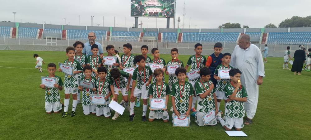 أجواء احتفالية بملعب العبدي..