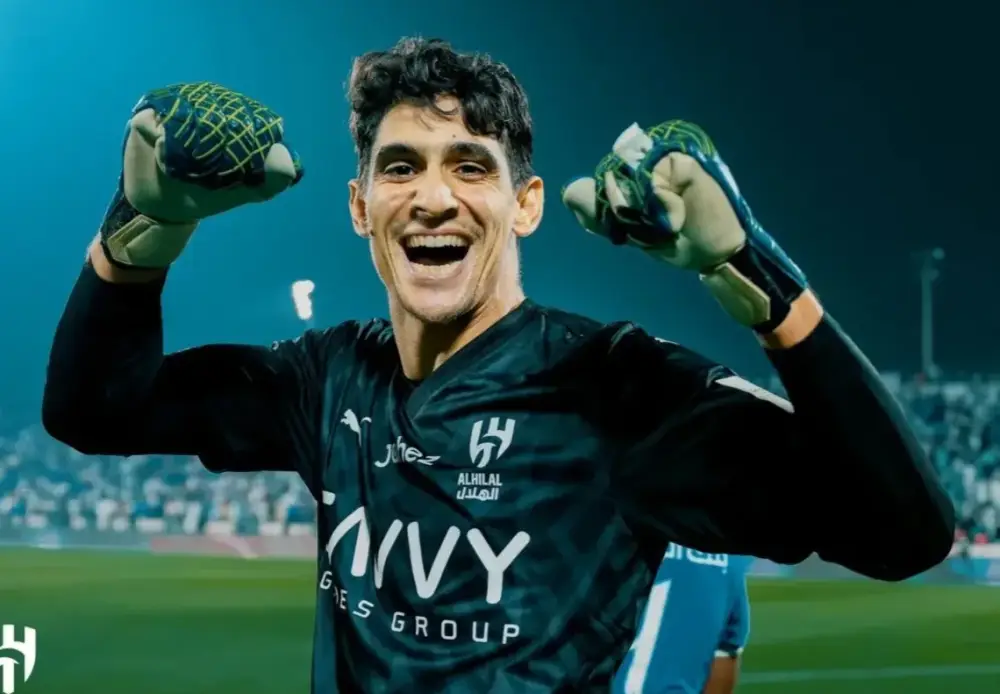 بونو يتصدى لضربتي جزاء ويقود الهلال للتأهل