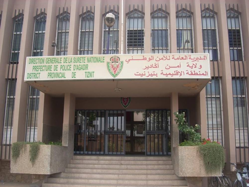 اعتداء خطير في تيزنيت: رجل أمن برتبة عميد شرطة يتعرض للطعن بالسكين