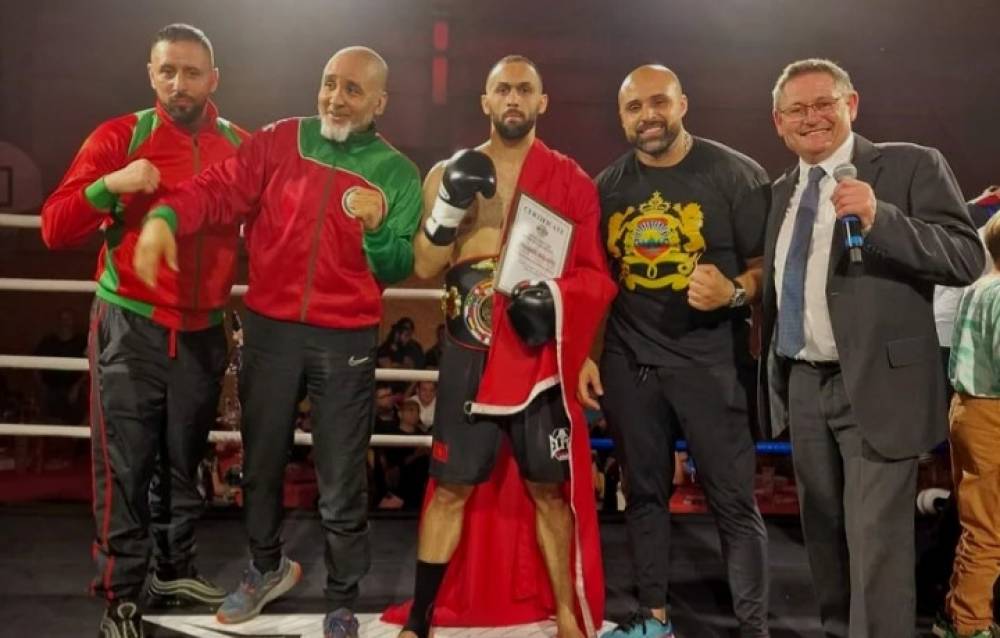 محمد بن عباس يتوج بلقب بطل العالم في الكيك بوكسينغ: إنجاز مغربي في فرنسا