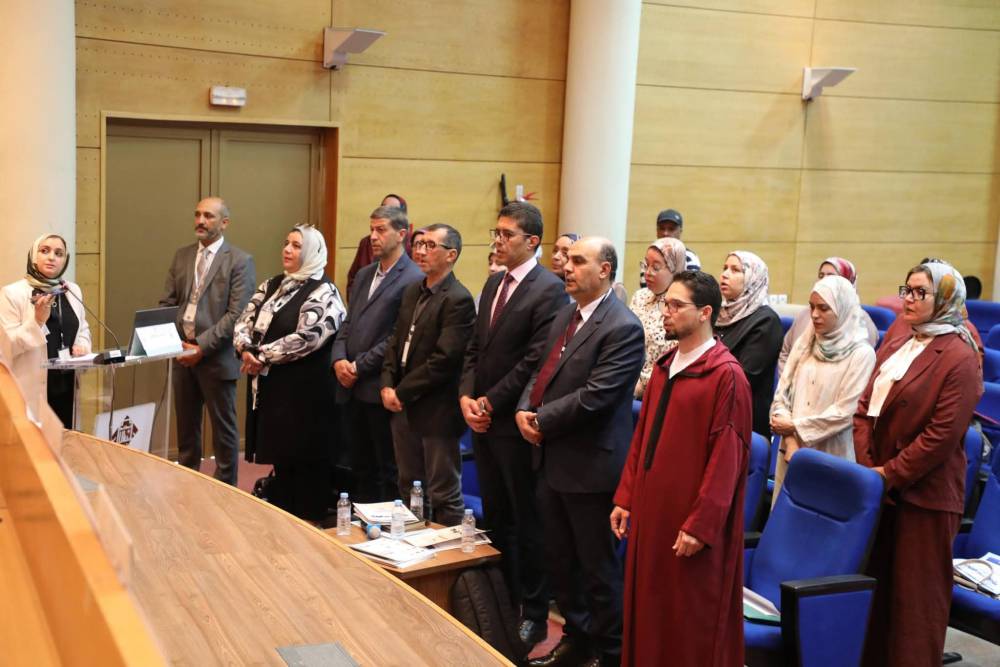 خبراء وأكاديميون يناقشون ترسيخ