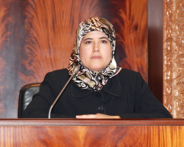 نائبة برلمانية تجر المصلي للمساءلة وتحرجها بسبب ظاهرة استغلال الأطفال في التسول